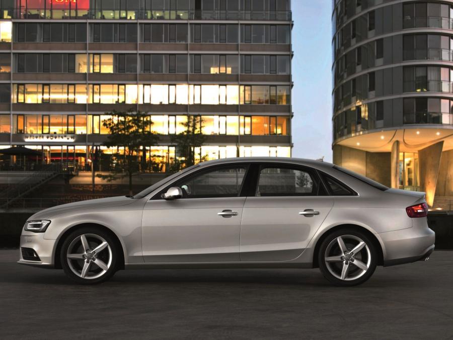 Audi A4 2.0T Sedan (B8, 8K) 2012 года  (фото 18 из 19)
